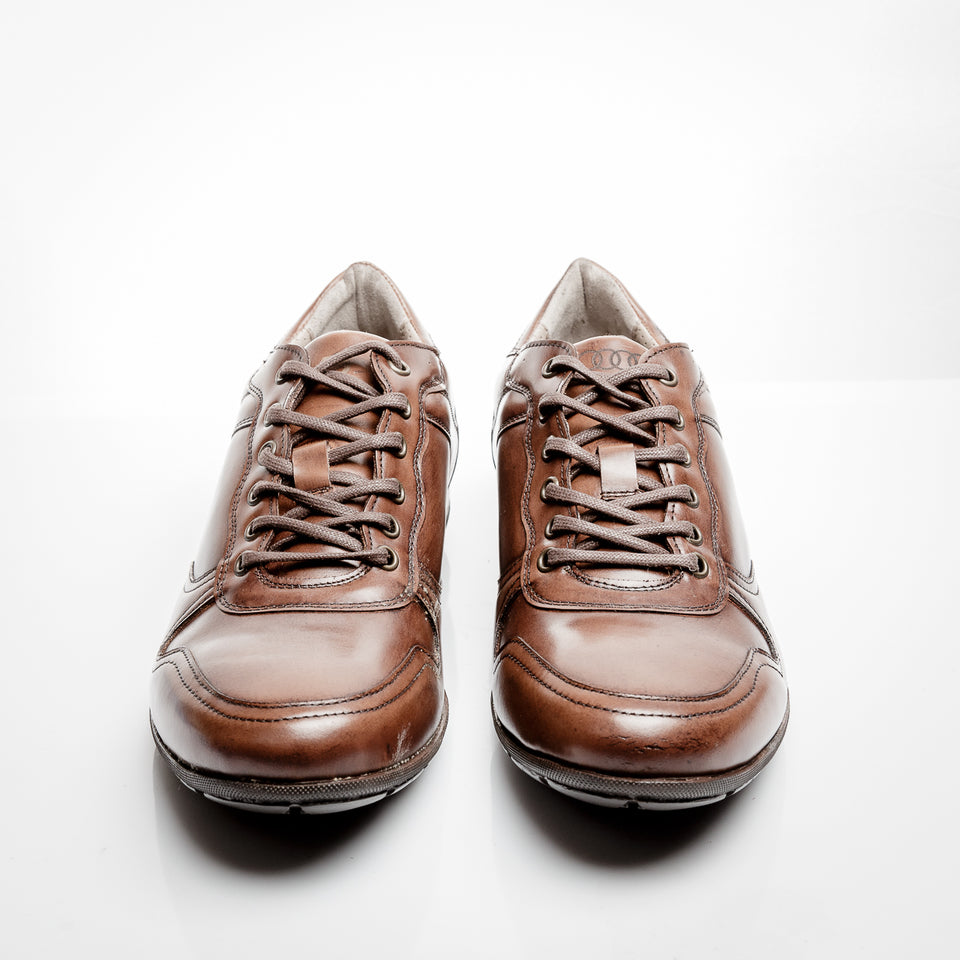 Sneaker-braun