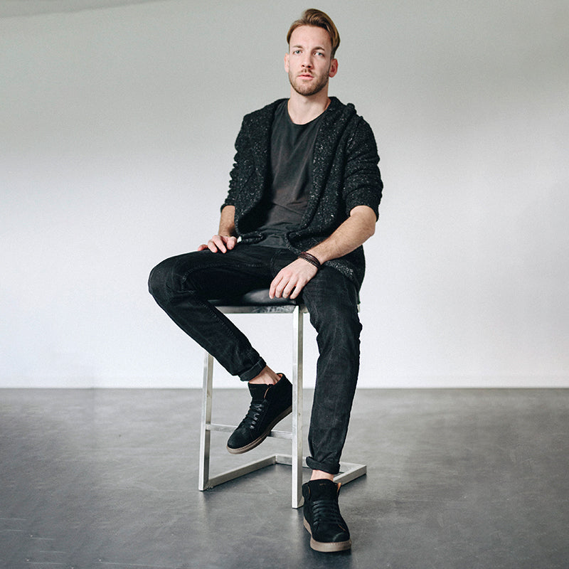 black men sneaker in suede leather | camino 71