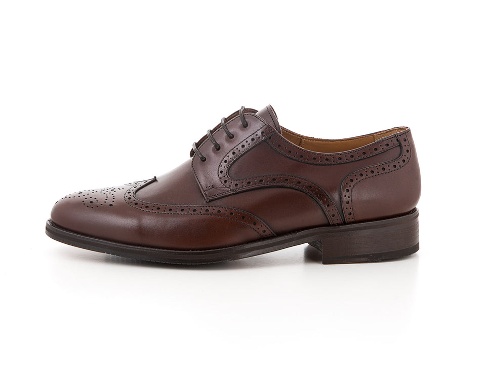 Elegant leather classic shoes for businessmen cognac | camino71