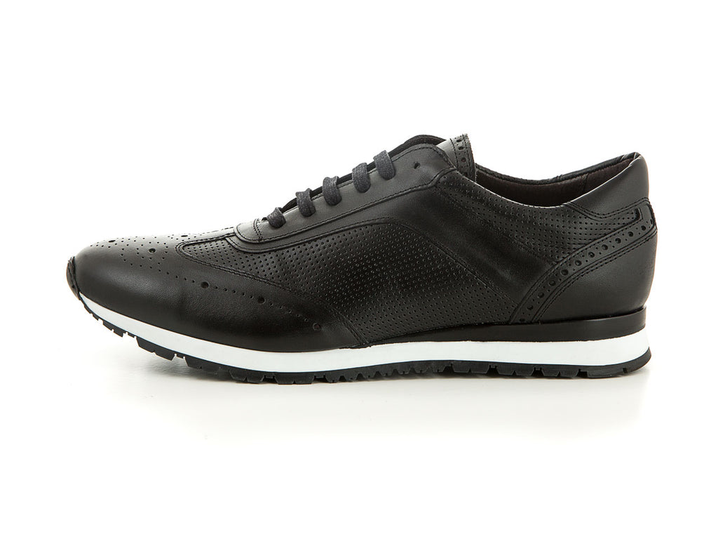 Gustavo | black