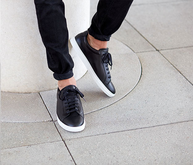 Elegant leather sneaker black white | camino71