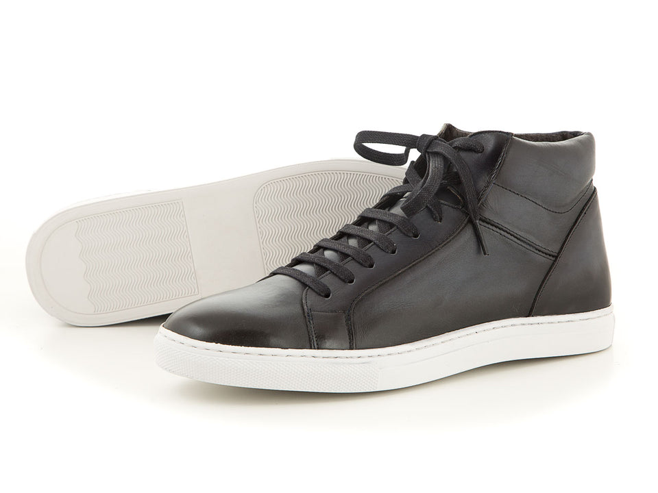 High-quality black leather sneaker | camino71